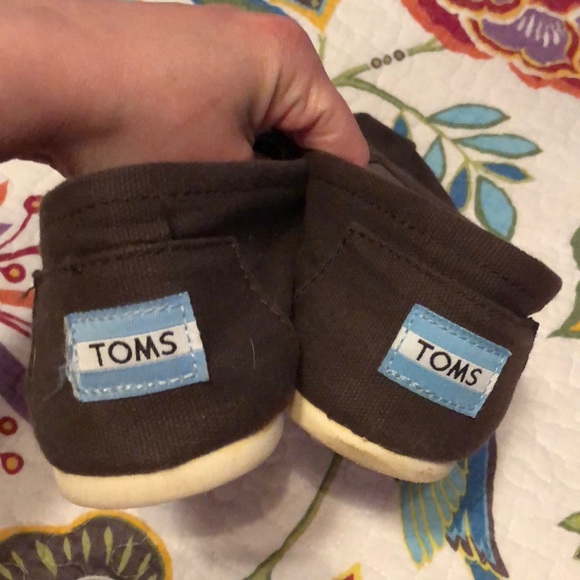 Brown Toms - Picture 2 of 5